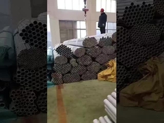 फैक्ट्री वेल्डेड पाइपों का शिपमेंट