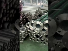 फ्लैंज के साथ पाइप परिवहन के लिए तैयार हो